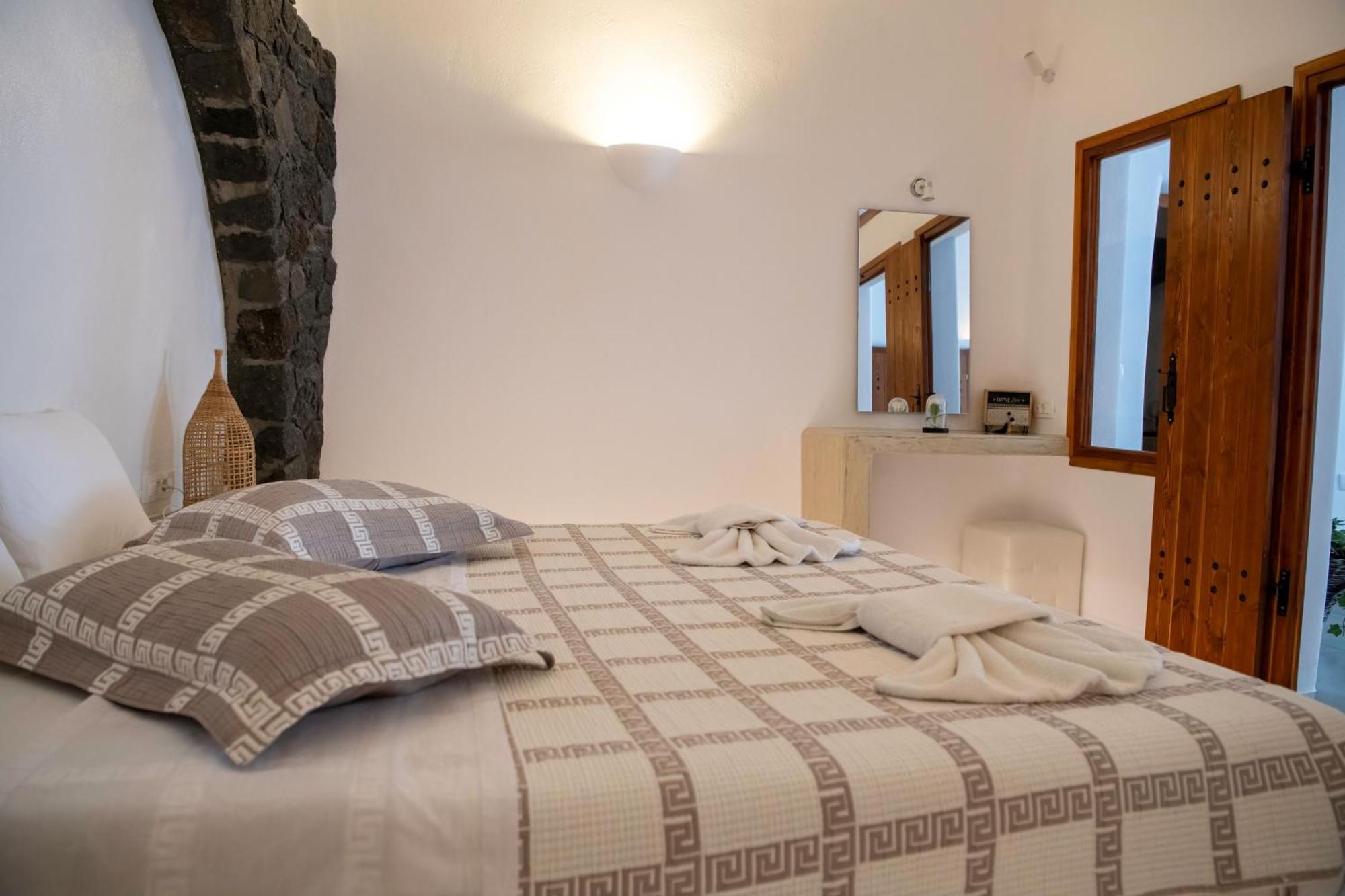 Luxe Efis Home Sea View 4 Villas & 4 Prive Jacuzzi Imerovigli  Exteriér fotografie